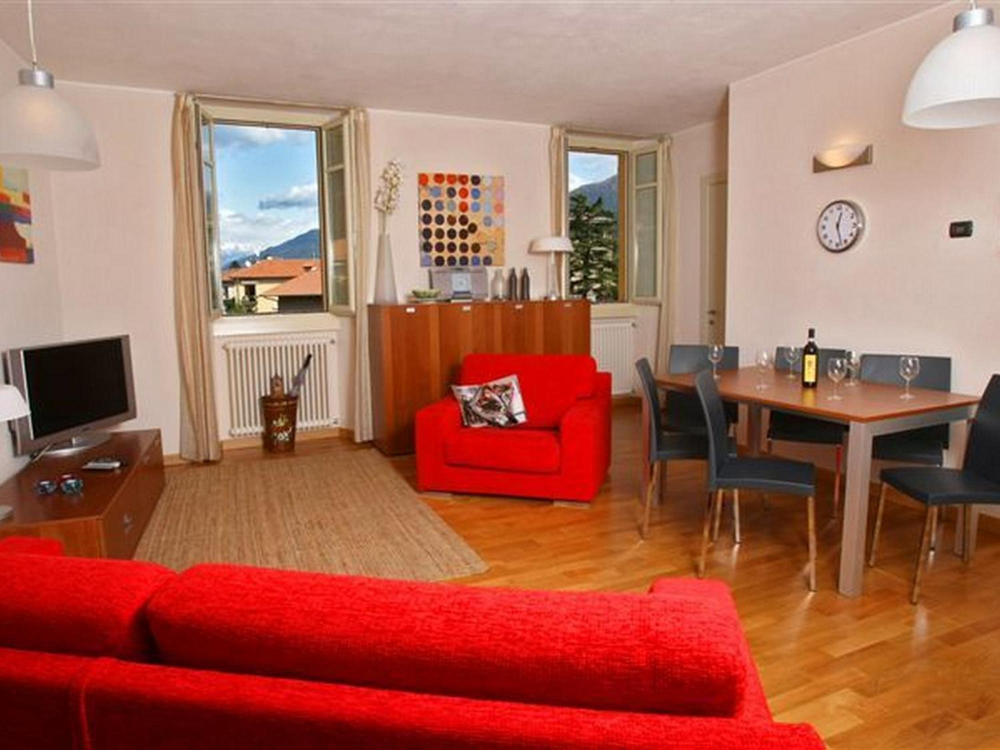 La Piazza Menaggio Apartment Bagian luar foto